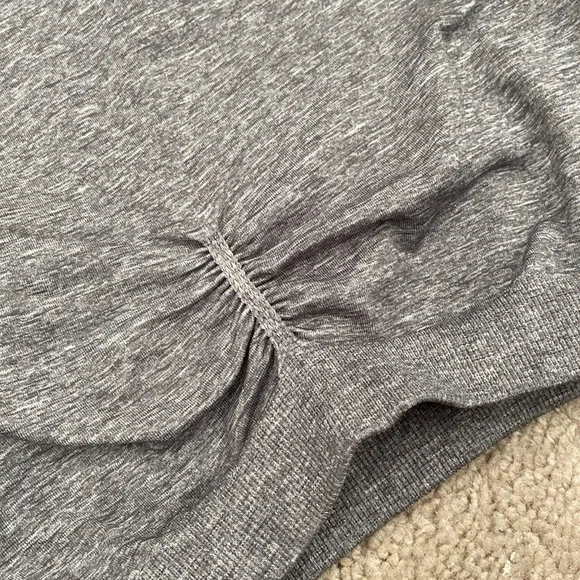 Gymshark crop compression top - Picture 4 of 4